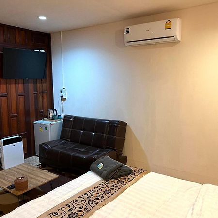 Binlar Guesthouse プラナコーン・シー・アユタヤ エクステリア 写真
