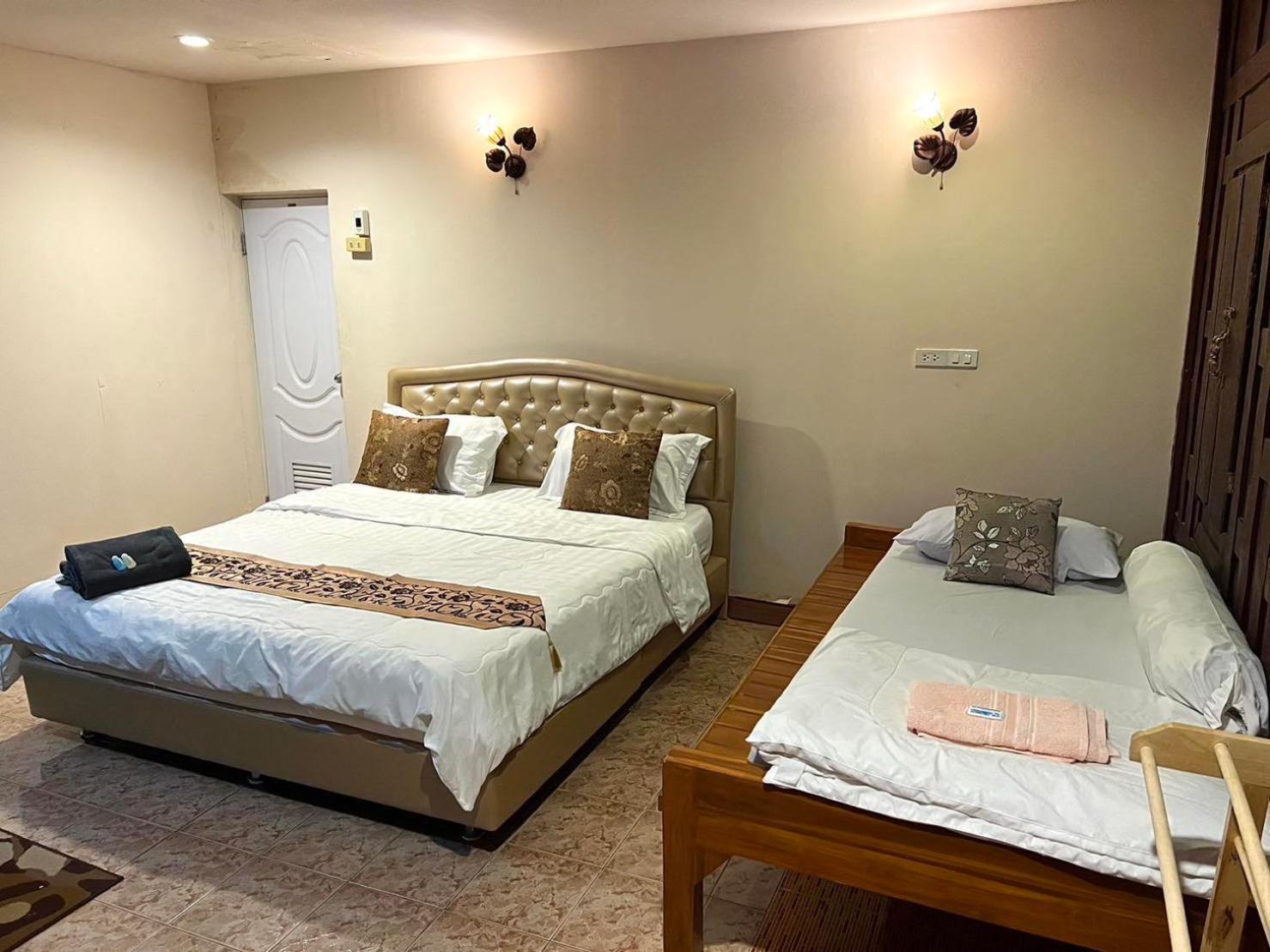 Binlar Guesthouse プラナコーン・シー・アユタヤ エクステリア 写真
