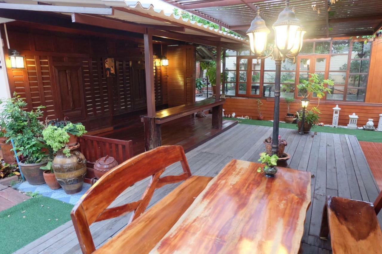 Binlar Guesthouse プラナコーン・シー・アユタヤ エクステリア 写真