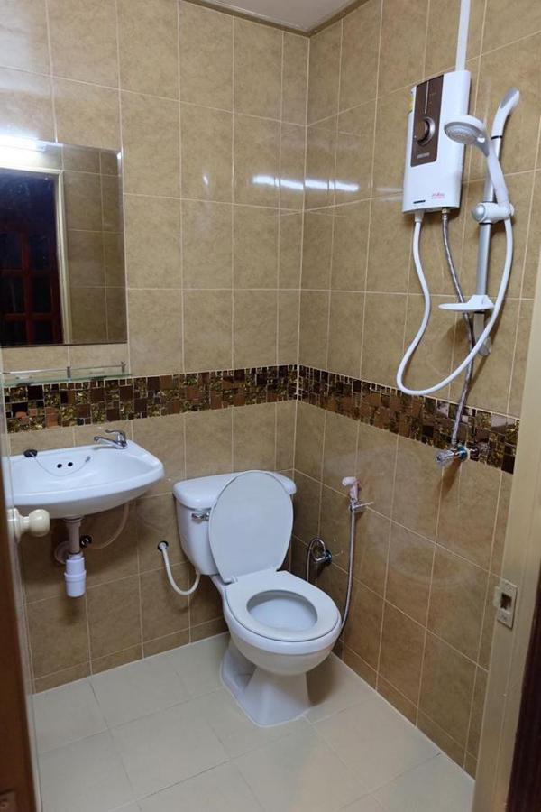 Binlar Guesthouse プラナコーン・シー・アユタヤ エクステリア 写真